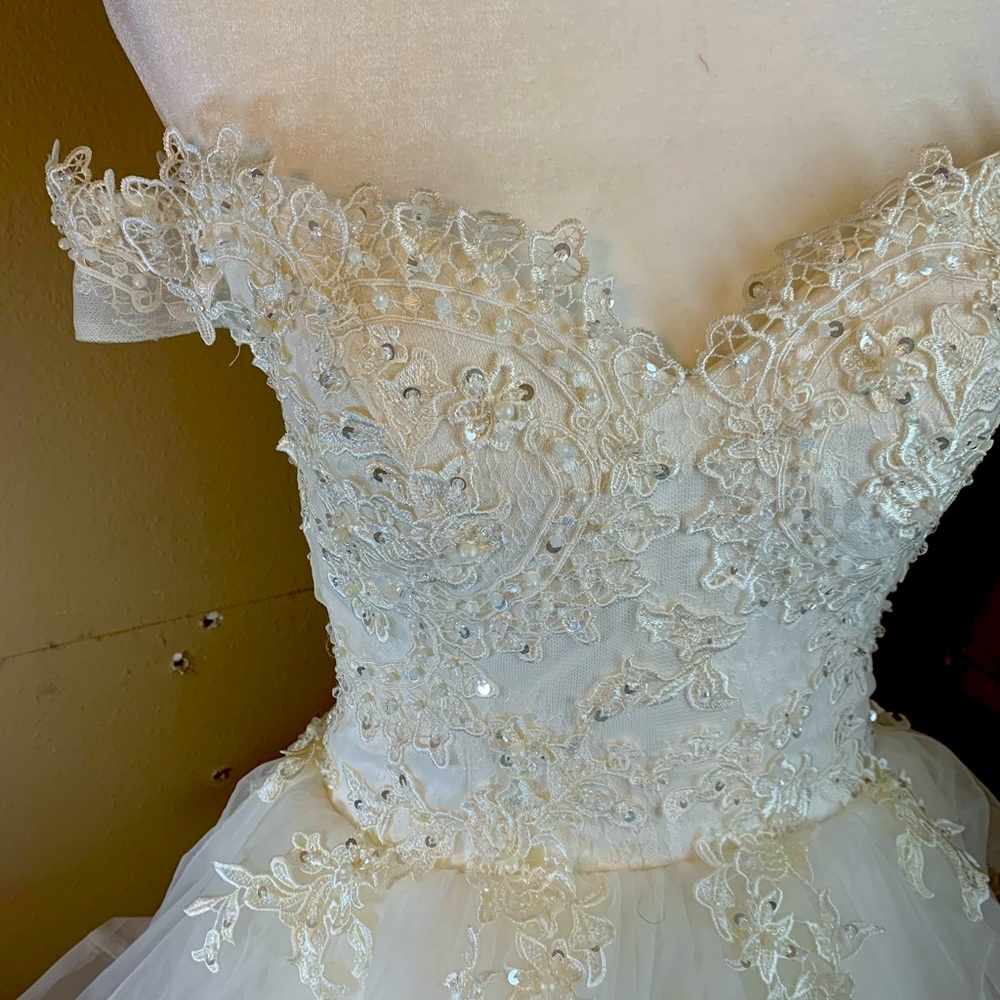Wedding dress sell with match veil